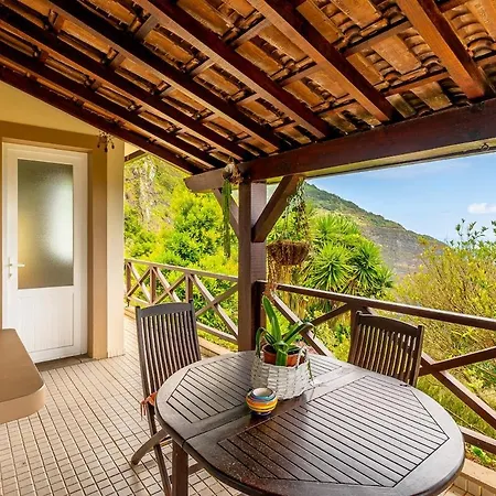 Casa Do Jardim Botanico * São Roque do Faial