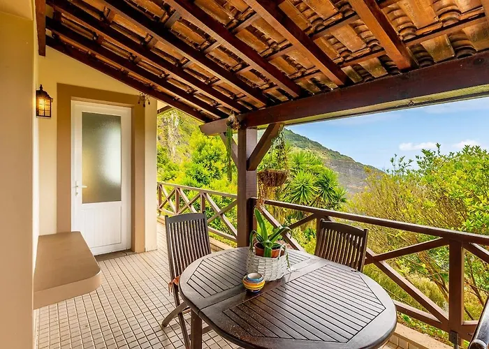 Casa Do Jardim Botanico * São Roque do Faial